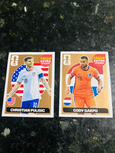 2 legend bronzes originais do cody gakpo e cristhian pulinho