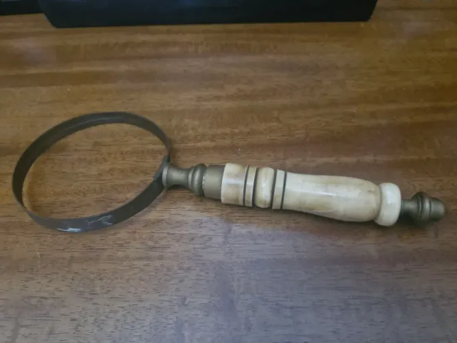 Suporte antigo para Lupa ( está sem o vidro)