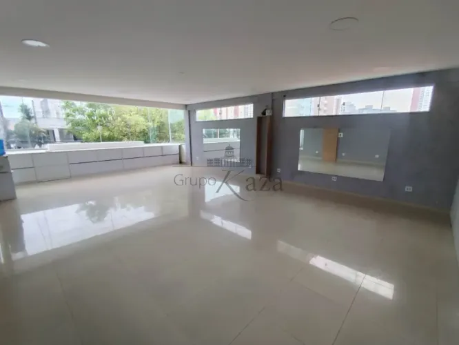 Ponto Comercial - Comercial - No bairro Jardim Veneza - 200m².
