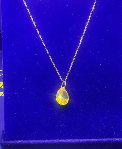 Pingente Zircônia Amarelo Ouro 18 Kilates Peso 1.50 Gramas 10 mm x 12 mm