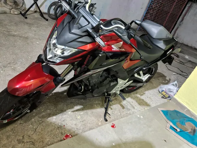 Cb 300f