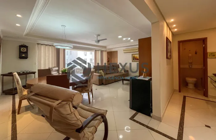 Apartamento reformado frente mar com varanda vista mar, Guarujá