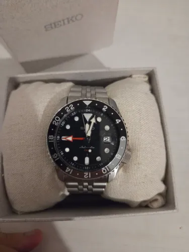 Seiko 5 GMT