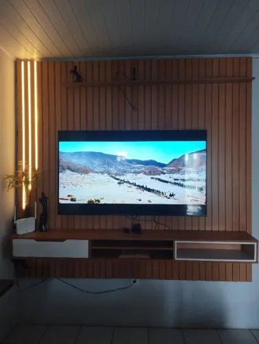 ESTANTE/PAINEL PARA TV À VENDA!
