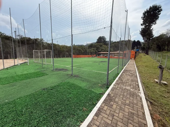 Arena Esportiva à Venda | 4.000m² | 4 Quadras | Aceita Imóve