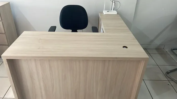 Mesa planejada semi nova