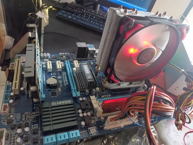 Placa mãe Gigabyte + Processador AMD FX 4300