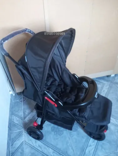 Vendo carrinho de bebê semi novo não faço entrega