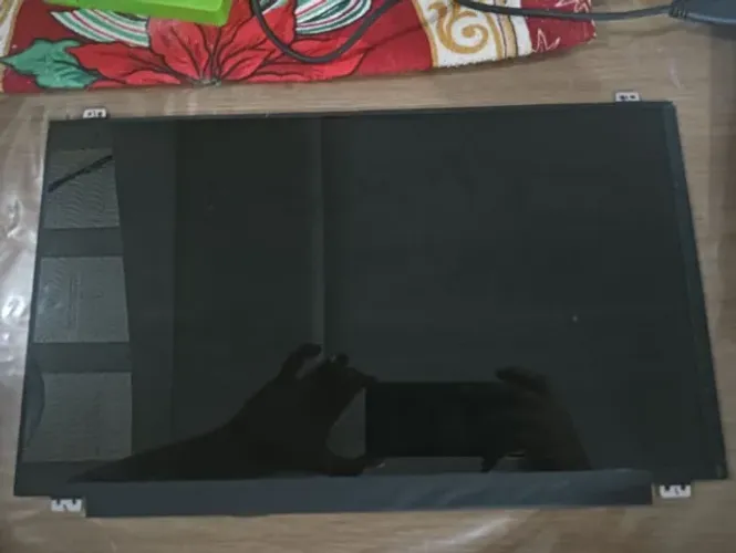 tela le 14 polegadas