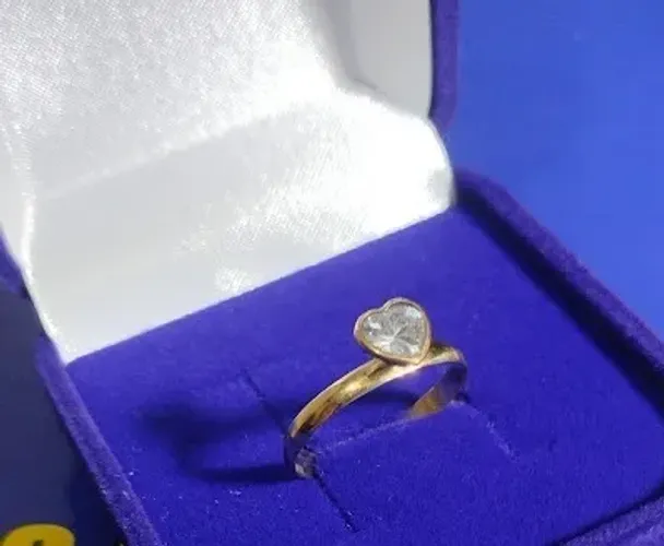 Anel Coração Pedra Zircônia 7 mm Peso 1.20 Gramas Ouro 18 Kilates