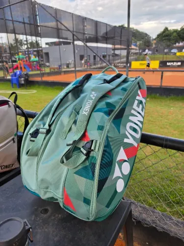 Raqueteira Yonex Percept X12 Verde - 12 Raquetes - com bolso térmico (ótimo estado)