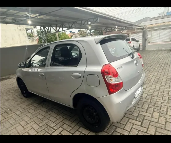 Toyota Etios X 1.3 Flex 16V 5P Mec. 2016