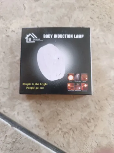 Luminária com sensor de presença