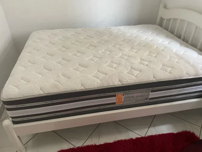 Cama e colchão