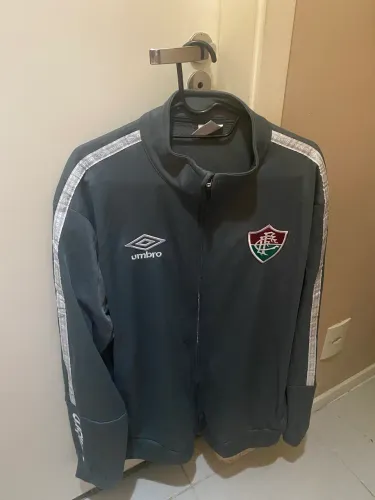 Casaco do Fluminense cinza UMBRO seminovo TAM 2GG