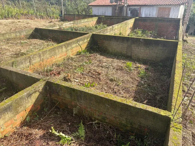 Vendo terreno em contenta PR, bairro mato branco,luz, água, com fundação p/ sobrado 380m
