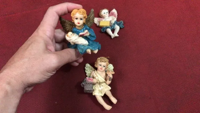 Lote anjinhos em resina 3 peças