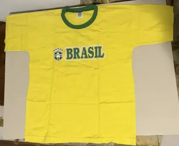 Camisa Brasil infantil vintage com caricatura
