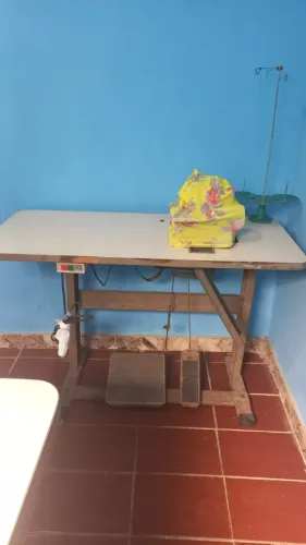 Maquina de costura!!!!!!!!!!!!!!! (vendo duas maquinas de costura)