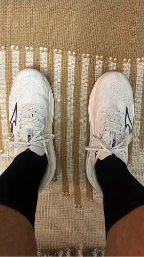 Mizuno Neo Aura