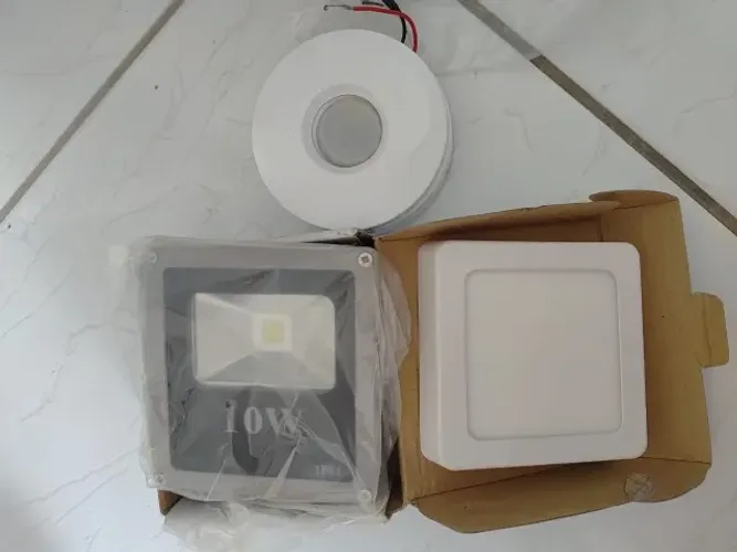 2 luminarias led + sensor de presença