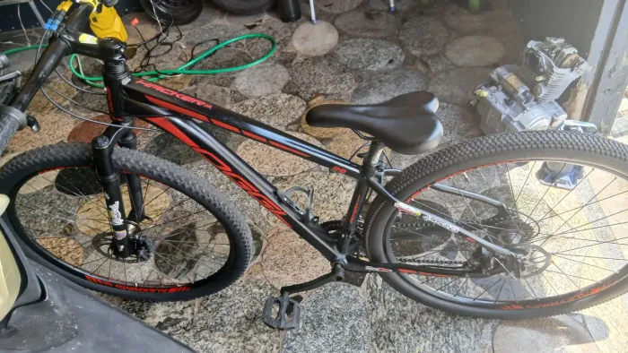 Vendo uma bicicleta aro 29 hacker oggi