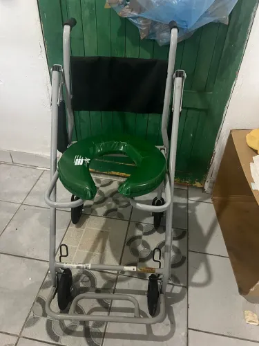 Cadeira de banho dobrável 