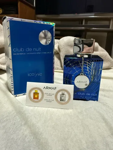 Perfume Árabe Club de Nuit Iconic