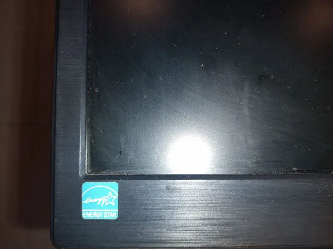 Computador com tela e teclado