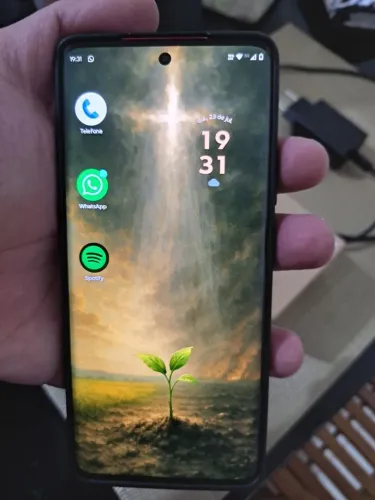 Moto Edge 40 (câmeras off)
