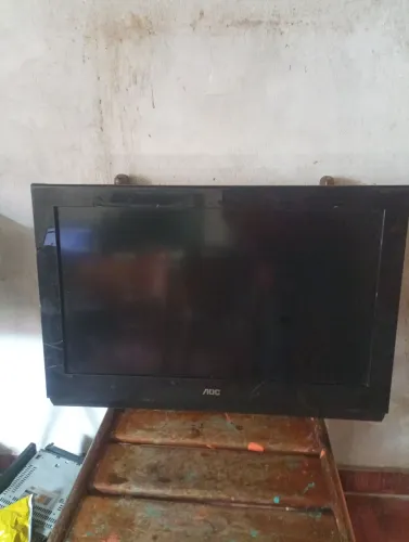 Tv AOC com defeito não liga.