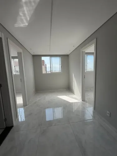 Apartamento de 35 m², prédio semi-novo, 2 dormitórios, SEM VAGA!