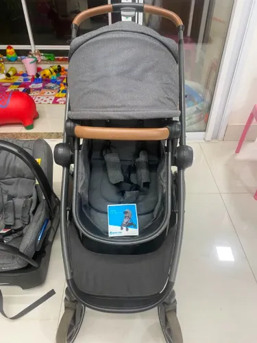 Carrinho de bebê Anna- Bebê conforto e Base Maxi Cosi