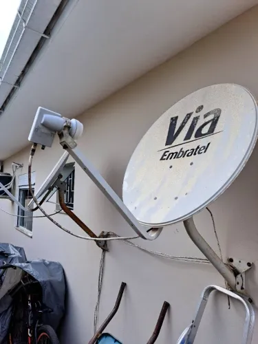 Antena 50 reais o par. 60cm de diâmetro.