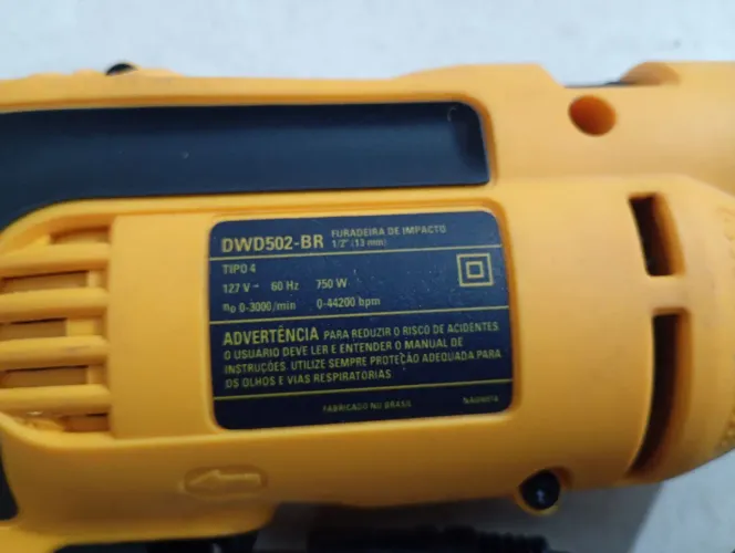 Furadeira Dewalt d502 127 volts