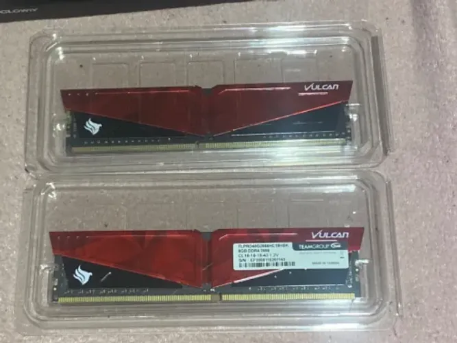 Kit 2 Memórias Ram 8GB DDR4 Memoria Team Group T-Force Vulcan Pichau 8GB (1x8) DDR4 2666Mh