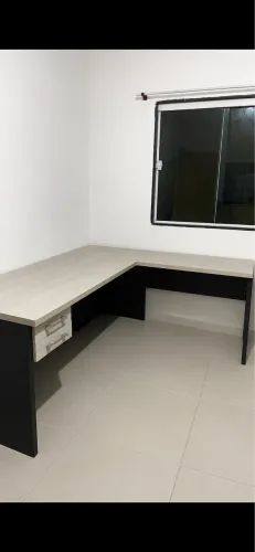 Mesa em L para Escritório/Home Office com Gaveteiro - Excelente Estado