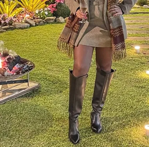 Bota cano longo preta tamanho 35
