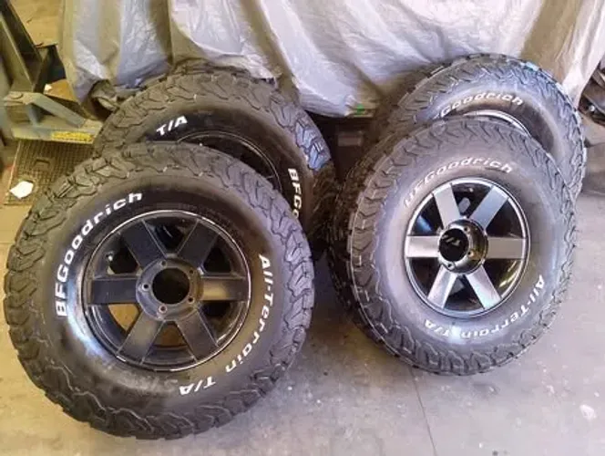 Jogo de Rodas Aro 16 + Jg pneus 286/75 r16