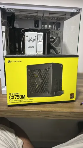 Fonte Corsair 750M SemiModular