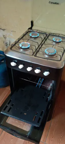 Vendo esse fogão manual tudo funcionando perfeitamente bocas e forno ótimo