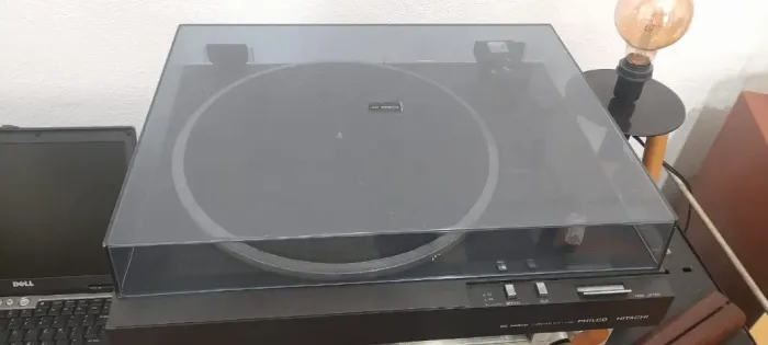 Toca-discos Philco-Hitachi PTT-60