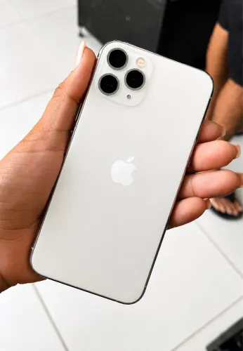 iPhone 11 Pro, única dona. (Face ID não pega)