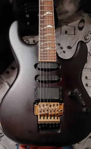 Guitarra Luthier Cast