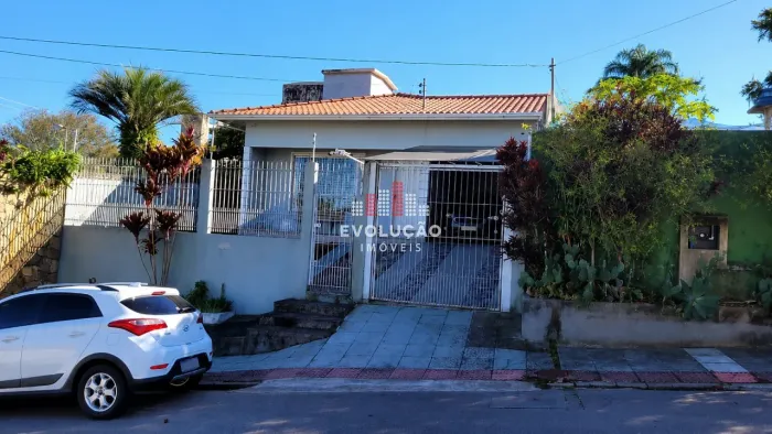 Casa 2 Quartos com 1 Suíte - Capoeiras