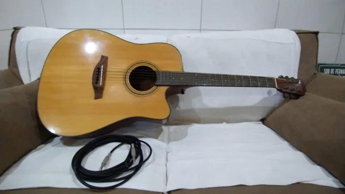Violão Elétrico marca benson