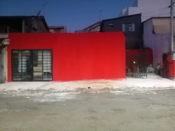Vende. Perto. Dá. Drongo
