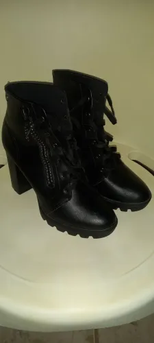 Bota cano curto feminino
