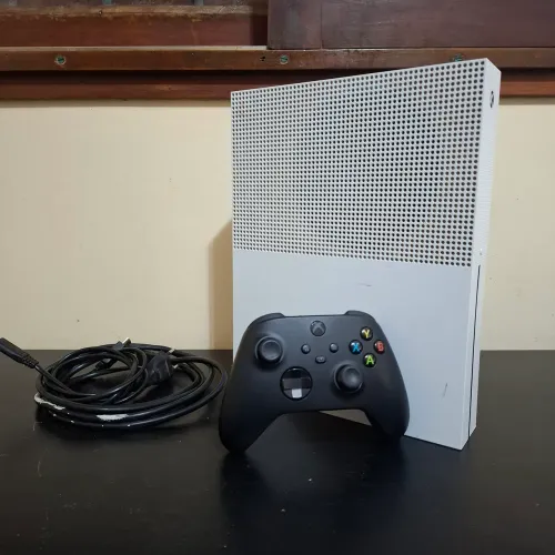 XBOX One S 1TB + Controle + Jogos