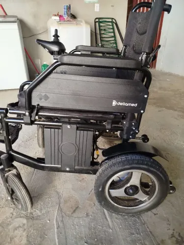 Cadeira de rodas elétrica 